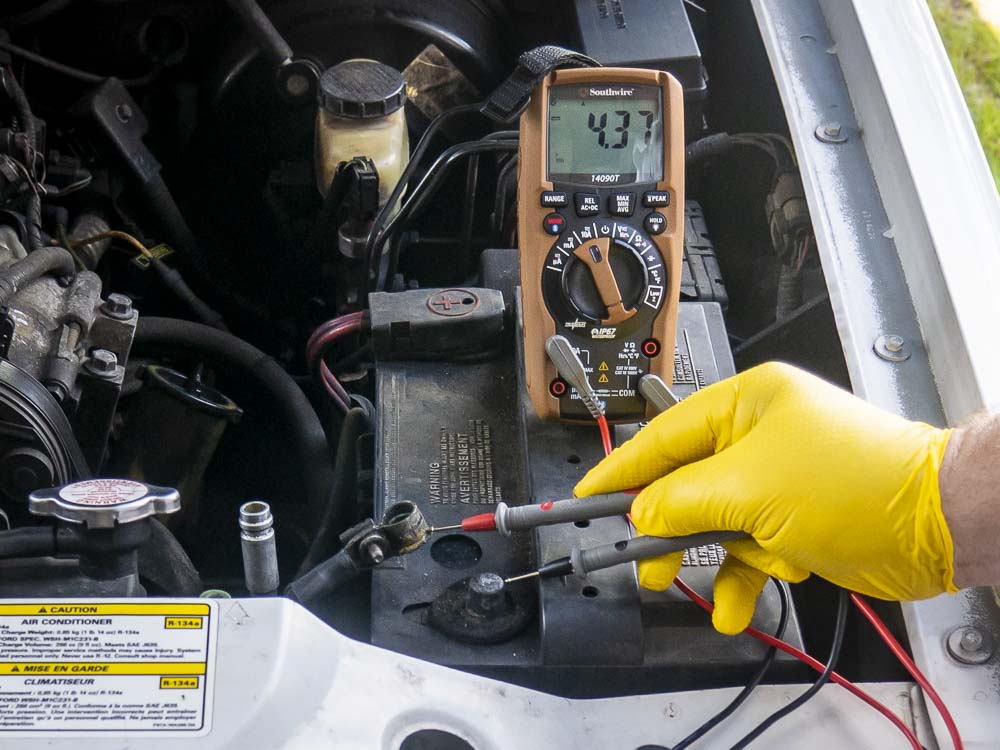 bilproblem att lösa batteriladdning