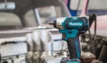 Makita WT05R1 Compact Impact Wrench Preview